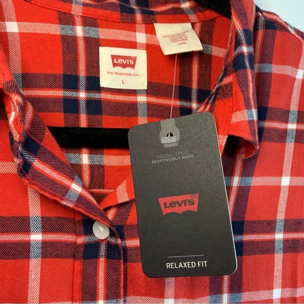 Levi’s Red and Navy Plaid Button-Up Shirt Relaxed Fit, Size L - Picture 3 of 8